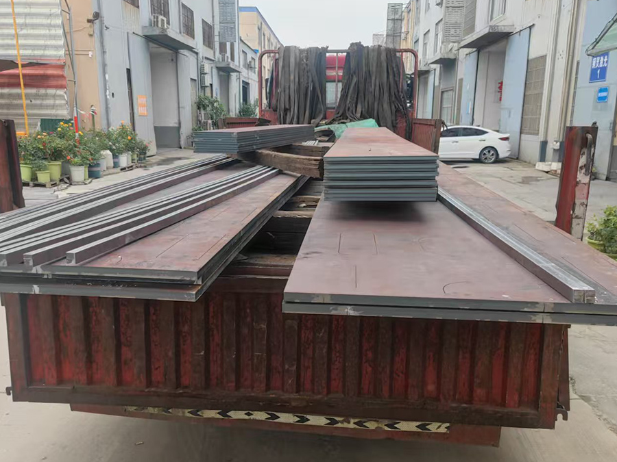 �����и��