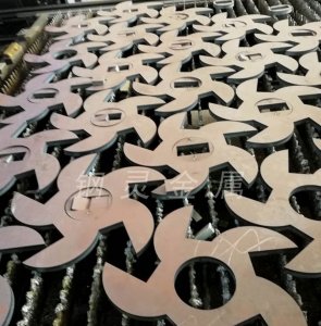 �����и�ӹ�