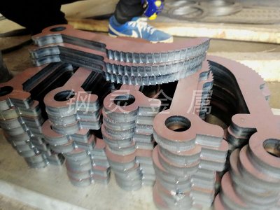 �����и�ӹ�